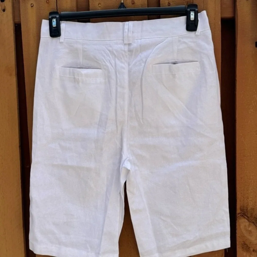 HBDD- Hugo Bao‎ Didai. Lightweight White Shorts. Size M.